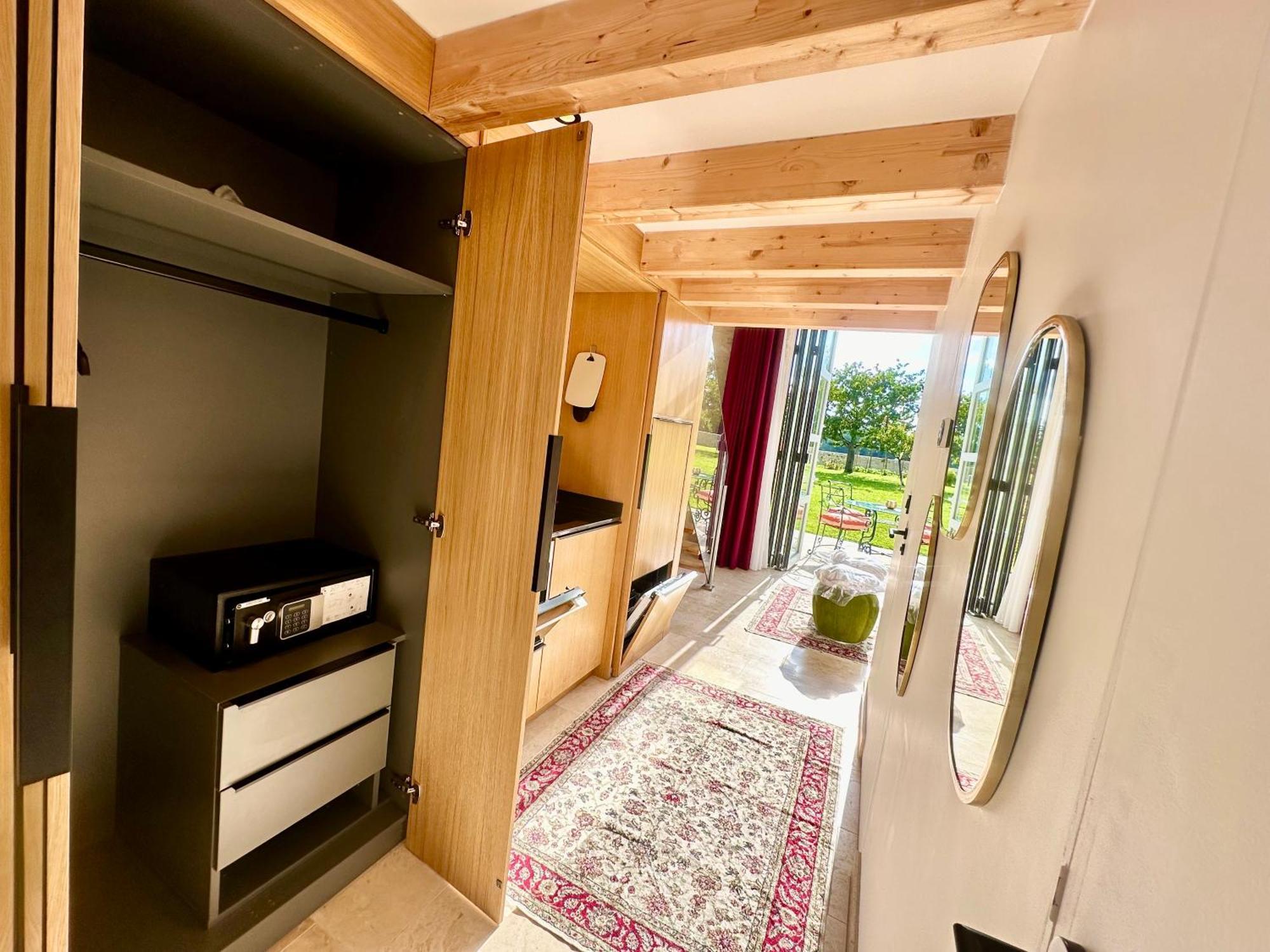 Chateau De Lafont Suites Saint-Vivien  Luaran gambar