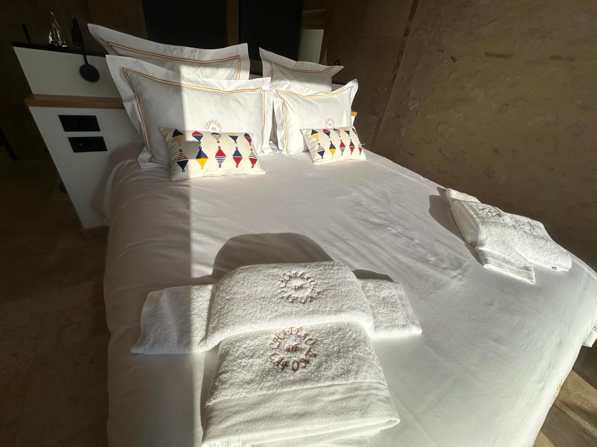 Chateau De Lafont Suites Saint-Vivien  Luaran gambar