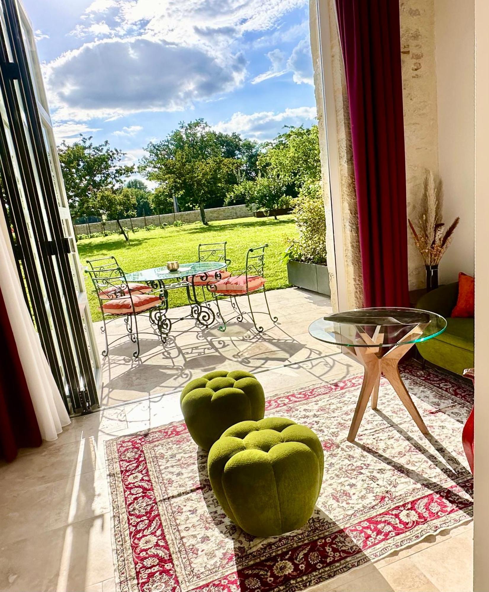 Chateau De Lafont Suites Saint-Vivien  Luaran gambar