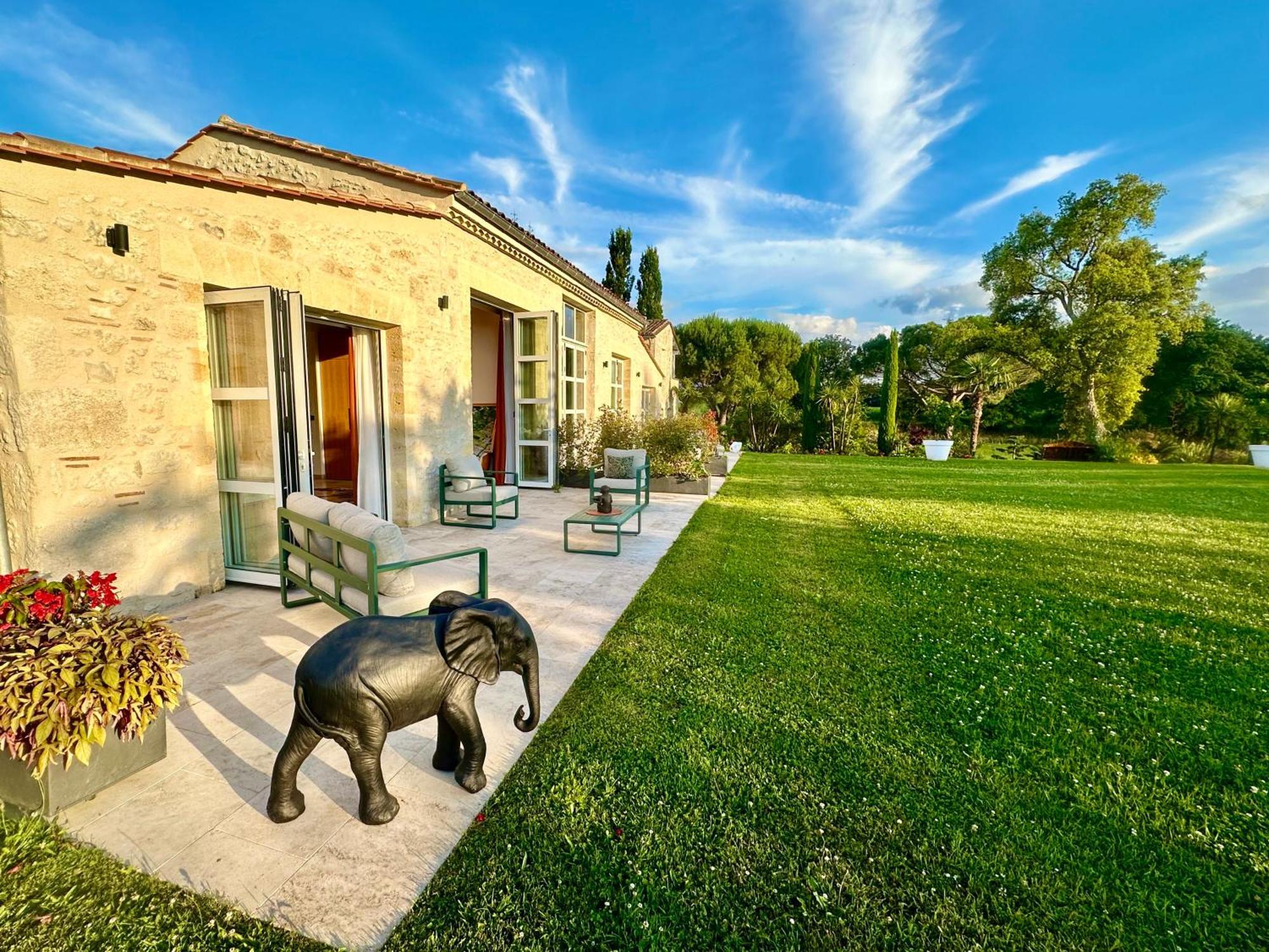 Chateau De Lafont Suites Saint-Vivien  Luaran gambar