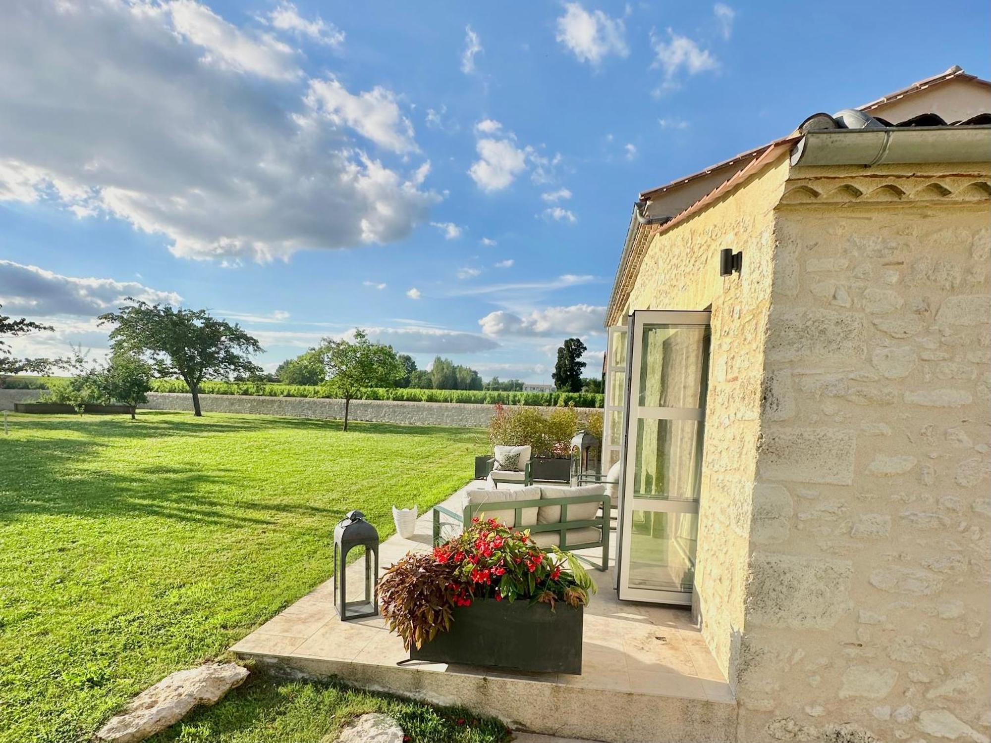 Chateau De Lafont Suites Saint-Vivien  Luaran gambar