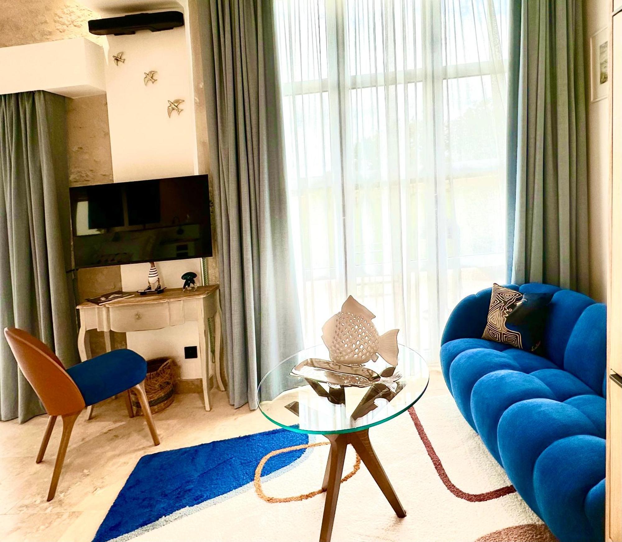 Chateau De Lafont Suites Saint-Vivien  Luaran gambar