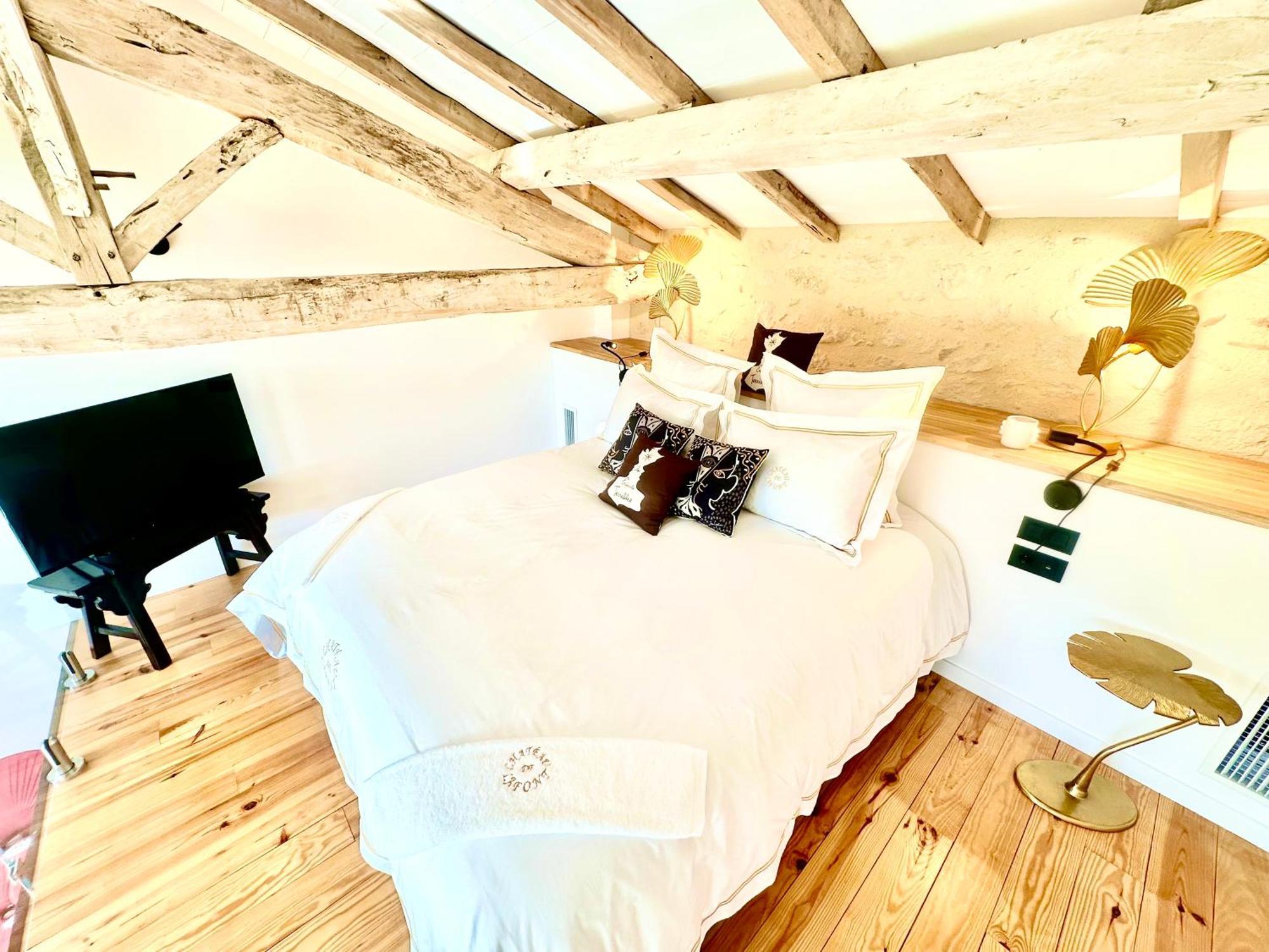 Chateau De Lafont Suites Saint-Vivien  Luaran gambar