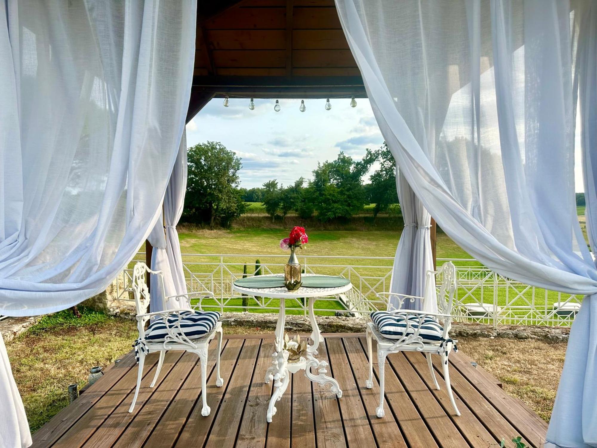 Chateau De Lafont Suites Saint-Vivien  Luaran gambar
