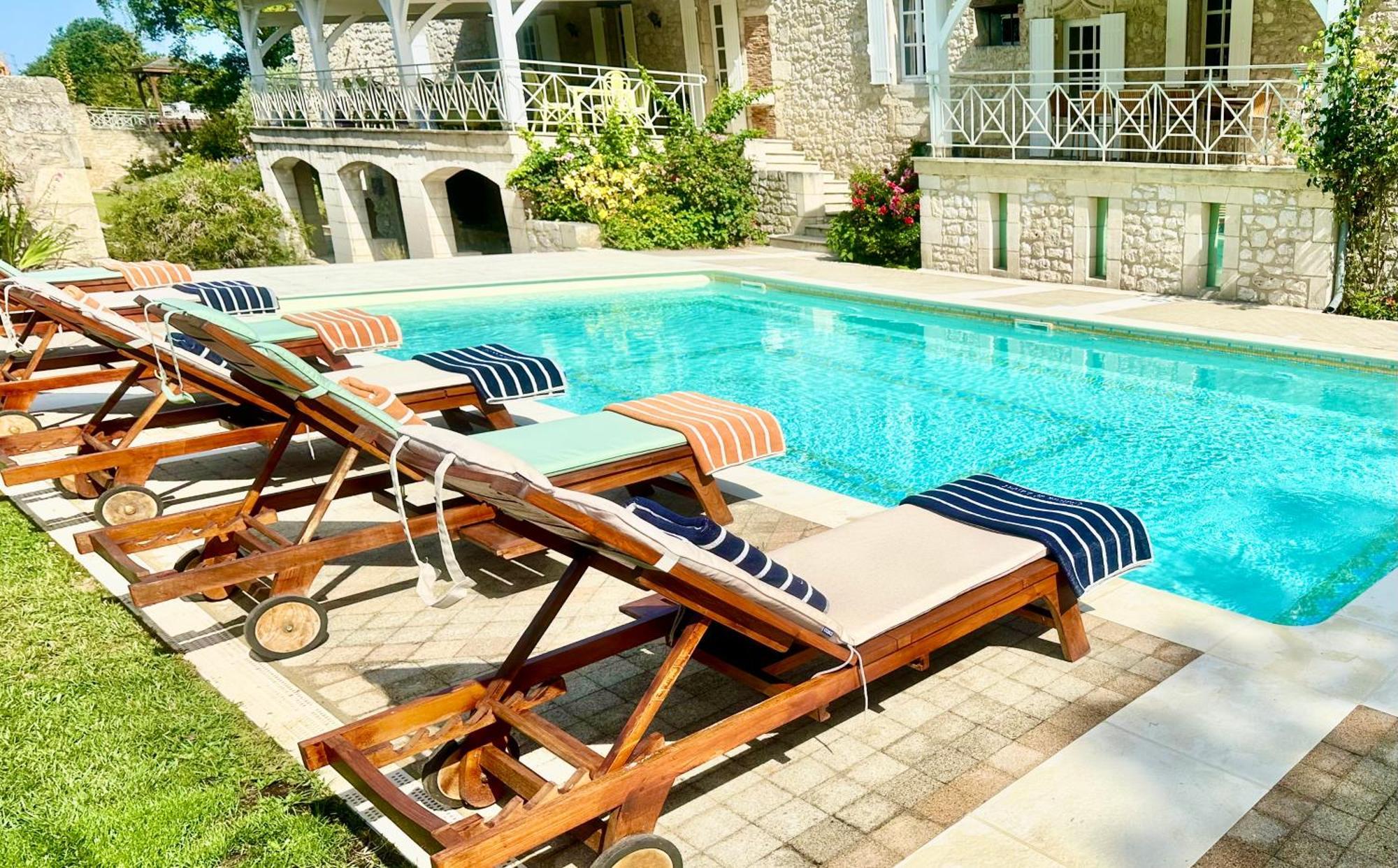 Chateau De Lafont Suites Saint-Vivien  Luaran gambar