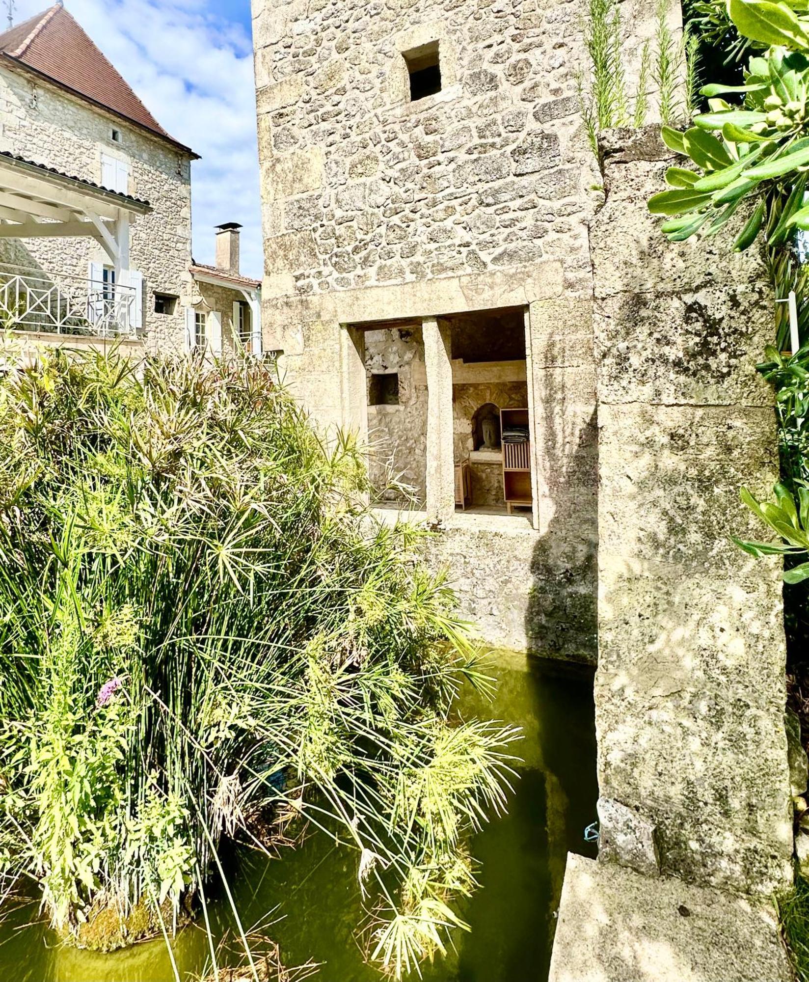 Chateau De Lafont Suites Saint-Vivien  Luaran gambar