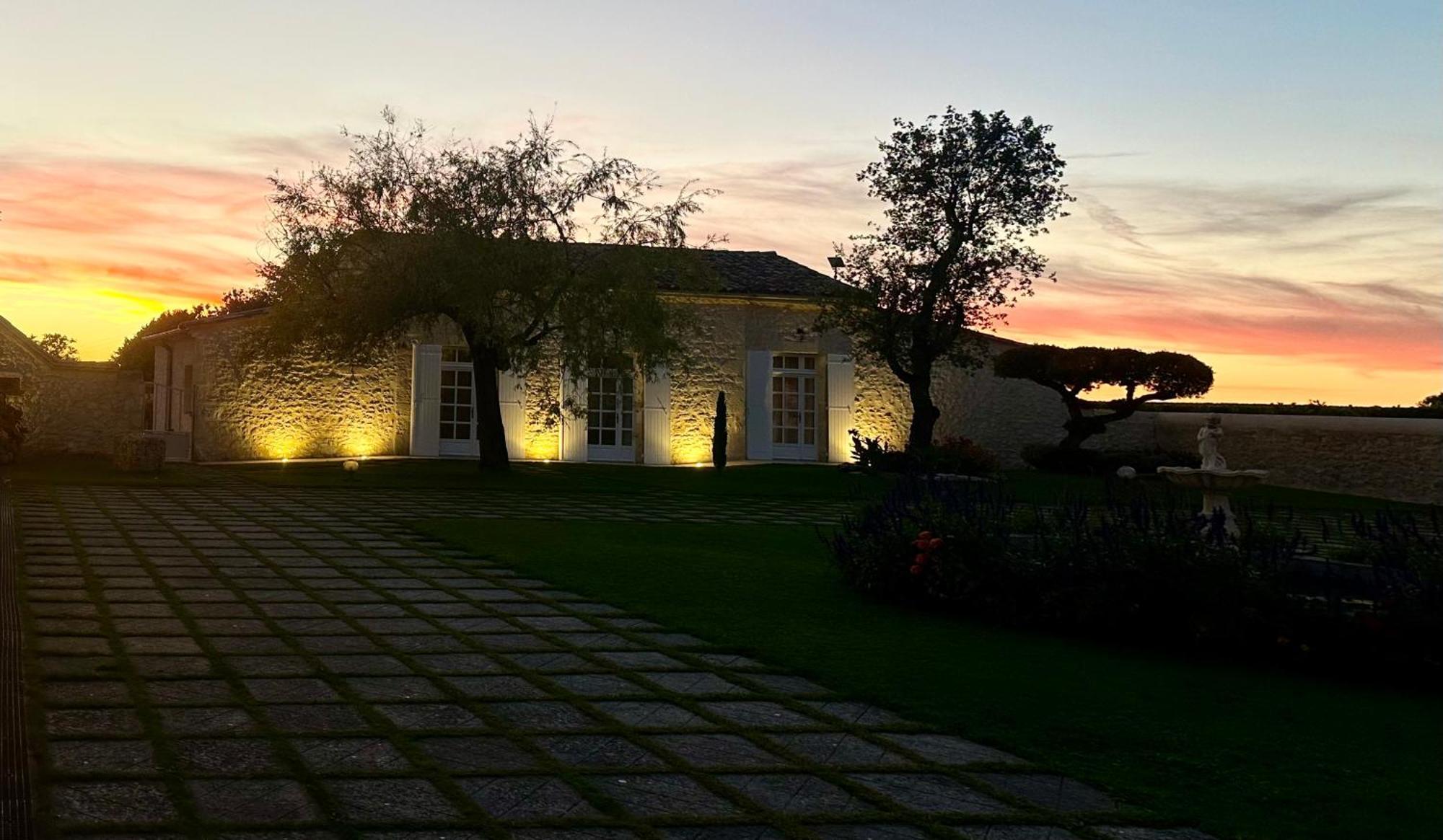 Chateau De Lafont Suites Saint-Vivien  Luaran gambar